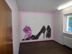 Fototapete mit Umrandung in Gewerberaum